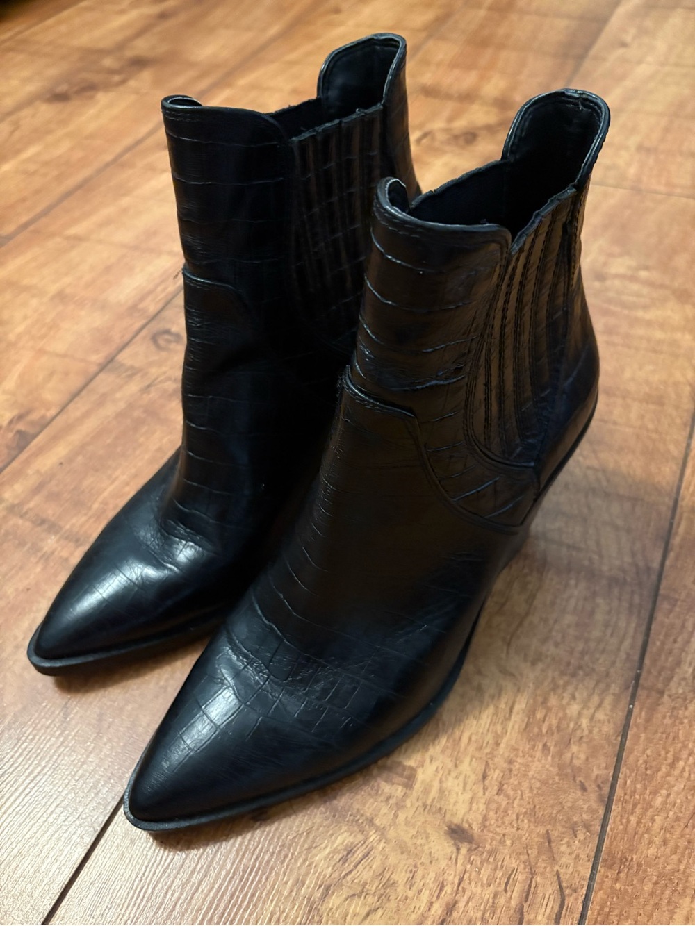 Rebecca Minkoff fits 10 to 11 Black Croc-Embossed Pointed Toe Heeled Ankle Boots